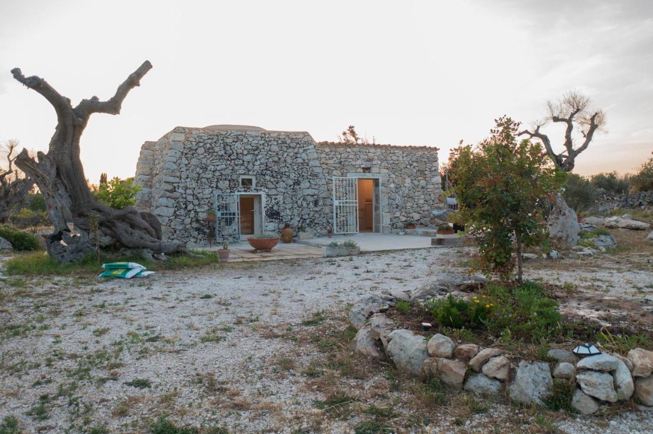 Apartamento La Nicchia-Trullo Corigliano dʼOtranto Exterior foto